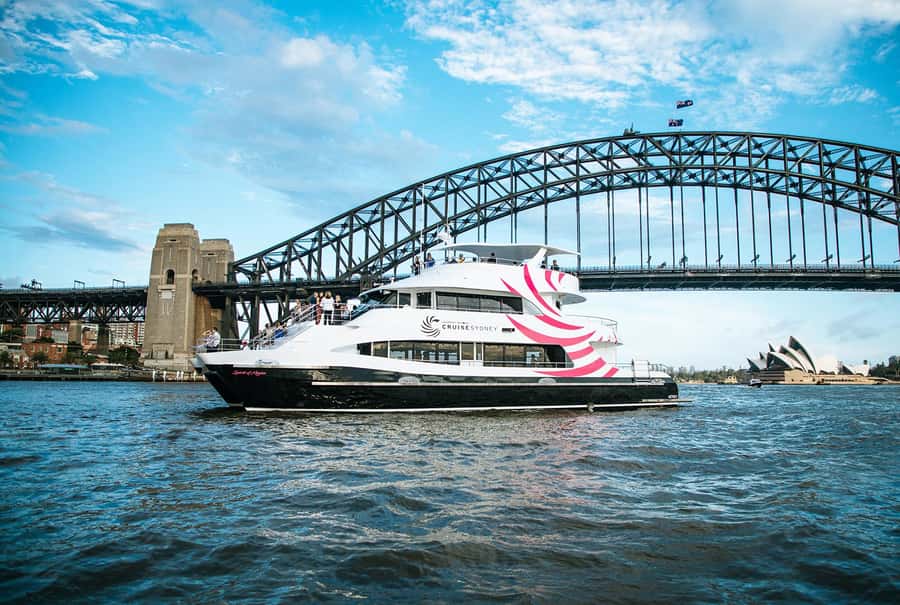 Sydney: 2-Course All Inclusive Lunch Harbour Cruise - A relaxed start with skyline views