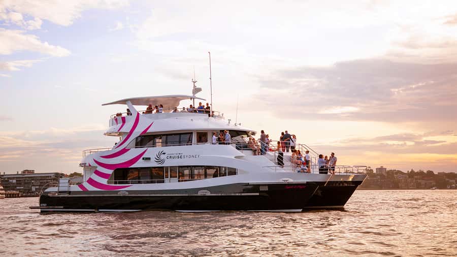Sydney: 3-Course All Inclusive Dinner Harbour Cruise - Leaving Darling Harbour as Sydney turns gold