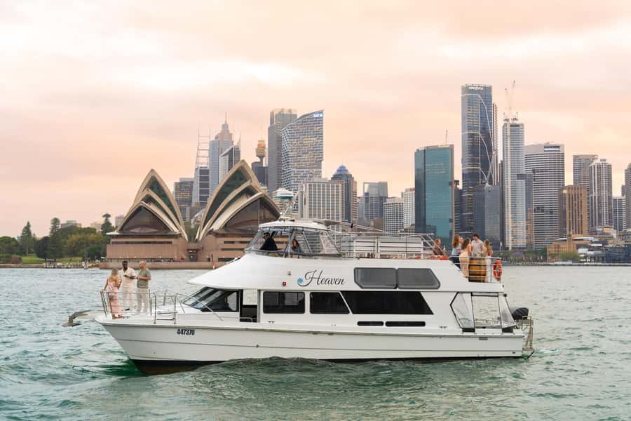 Sydney: Golden Glow Sunset Harbour Cruise with 1 Drink - Key points to know before booking