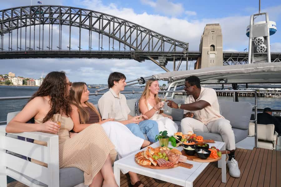 Sydney: Golden Glow Sunset Harbour Cruise with 1 Drink - HEAVEN offers more than one good viewing spot