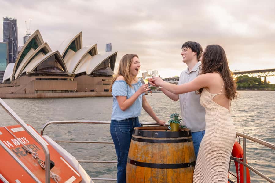 Sydney: Golden Glow Sunset Harbour Cruise with 1 Drink - Food and drinks keep the evening simple