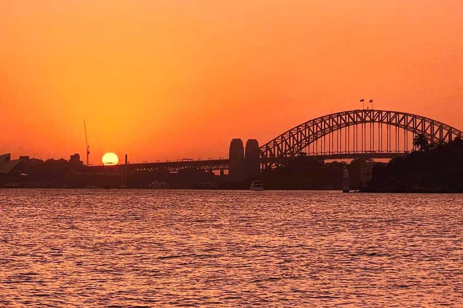 Sydney: Golden Glow Sunset Harbour Cruise with 1 Drink - Weather can change the value of the cruise