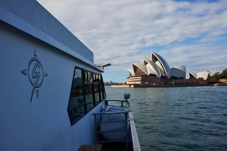 Sydney: Harbour Cruise with Buffet Lunch - What the live commentary adds