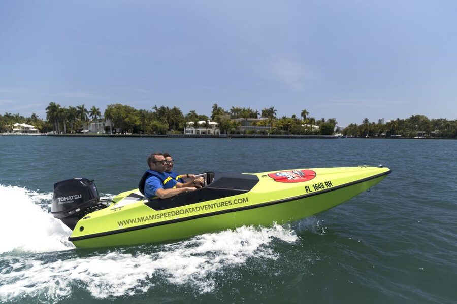 Tampa Bay 2-Hour Speedboat Adventure - Captain Scott and the guide-led experience