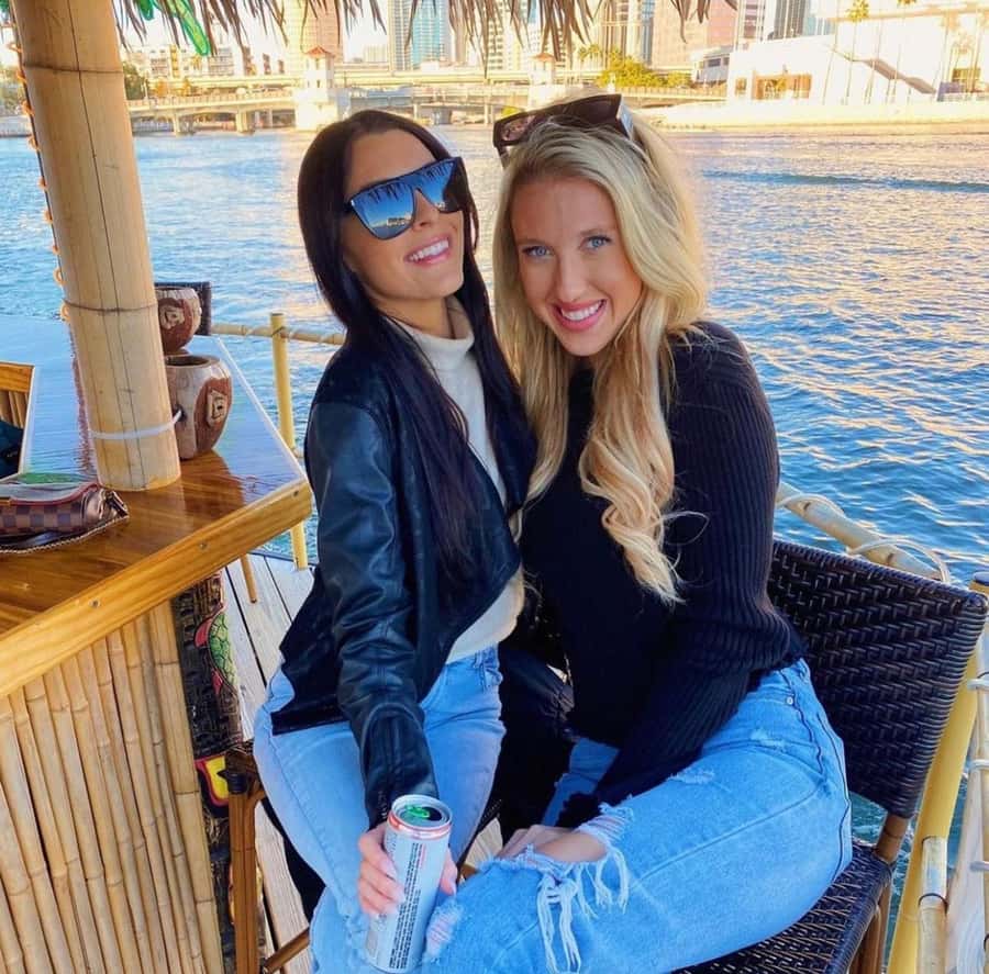 Tampa Bay: Downtown Tampa Tiki Cruise - Following the Hillsborough River for 90 minutes