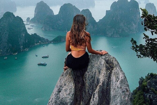 The Best Halong Bay Tours, Junk Boats & Activities 1 Day - Titop Island and the panoramic climb