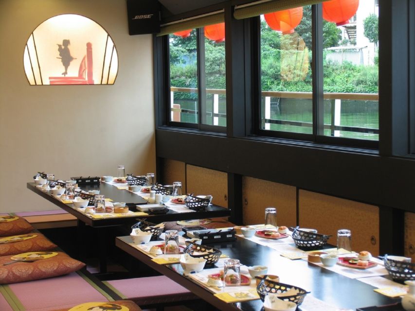 Tokyo Bay: Traditional Japanese Yakatabune Dinner Cruise - Unlimited drinks and the relaxed onboard rhythm