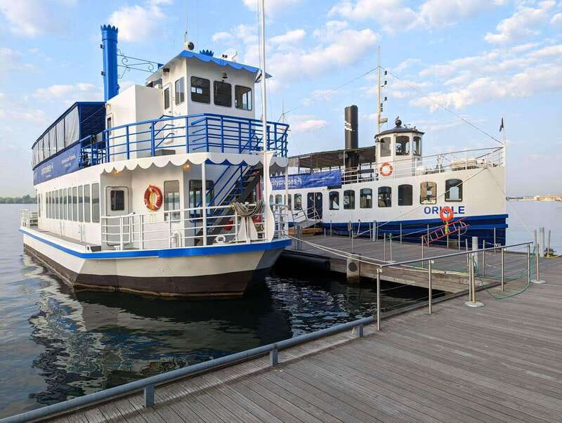 Toronto: City Views Harbor Cruise - Oriole or Showboat: choosing your spot