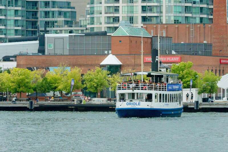 Toronto: City Views Harbor Cruise - Why the live commentary matters