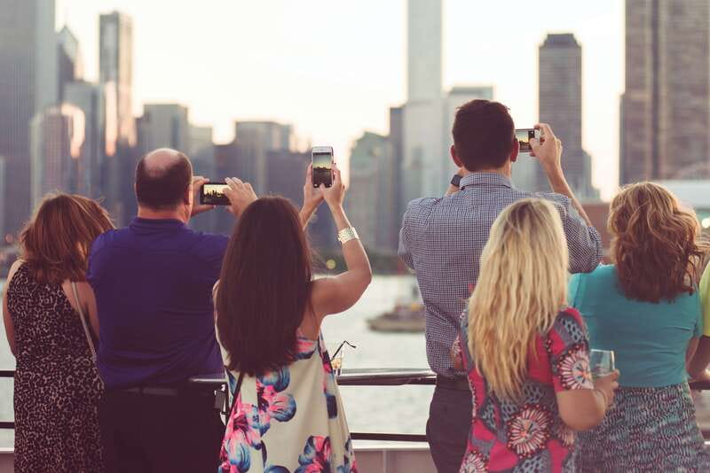 Toronto: Premium Harbor Cruise with Lunch, Brunch, or Dinner - Toronto Odyssey: A meal with a moving view