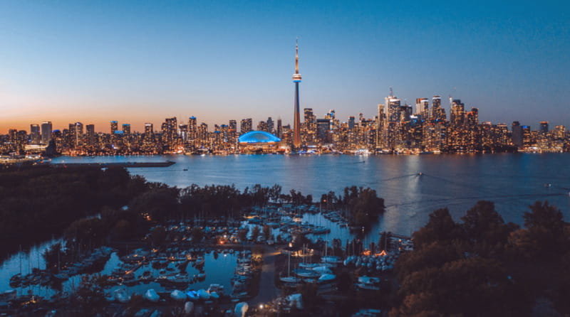 Toronto: Small Group Night Tour with Harbour Boat Cruise - Taking Your Time in the Distillery District