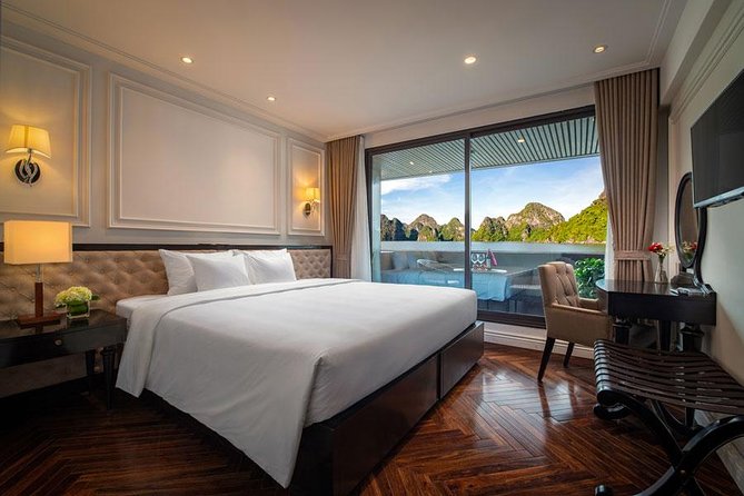 Ultra luxury style-3D/2N amazing activities Halong-Lan Ha- Cat Ba - Food, classes, and time between activities