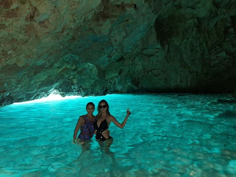 Vlorë: Speedboat Trip to Grama Bay w/ Snorkeling & Swimming - The return along the cliffs adds a second scenic act